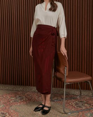 Binar Sarong Maroon Front 2 rsz